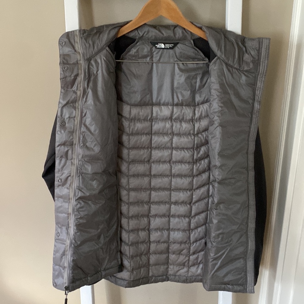 The North Face Thermoball Jacket - Picture 3 of 7